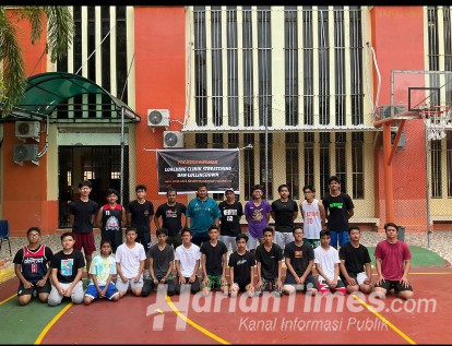 Caoching Clinik Stretching dan Collingdown Pada Klub Bola Basket Mahameru Pekanbaru