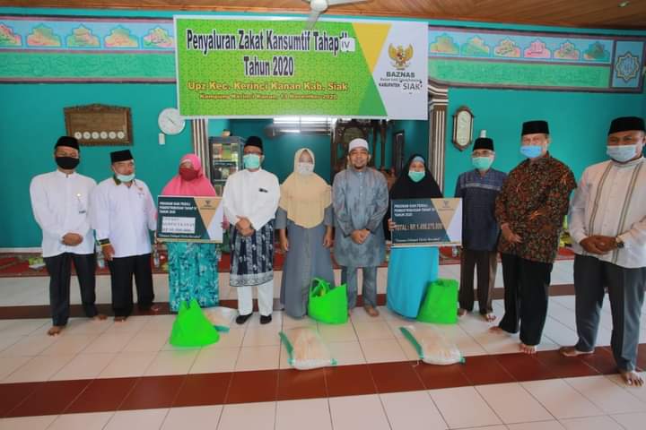 Baznas Siak Distribusikan Zakat Pola Konsumtif Tahap IV di Kerinci Kanan