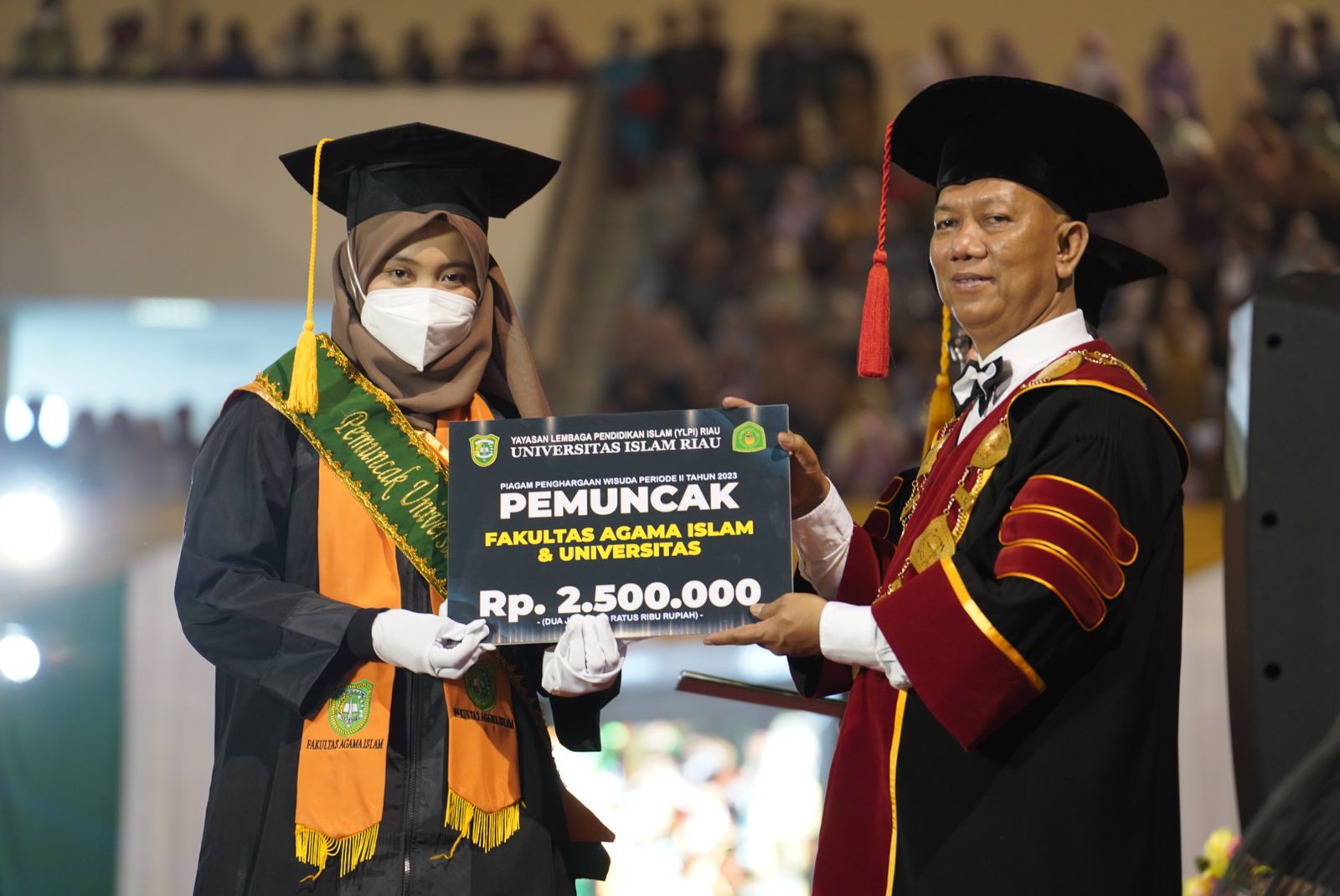 1.505 Lulusan UIR Diwisuda, Rektor: Semoga Anda Semua Menjadi Generasi Penerus Bangsa yang Membanggakan
