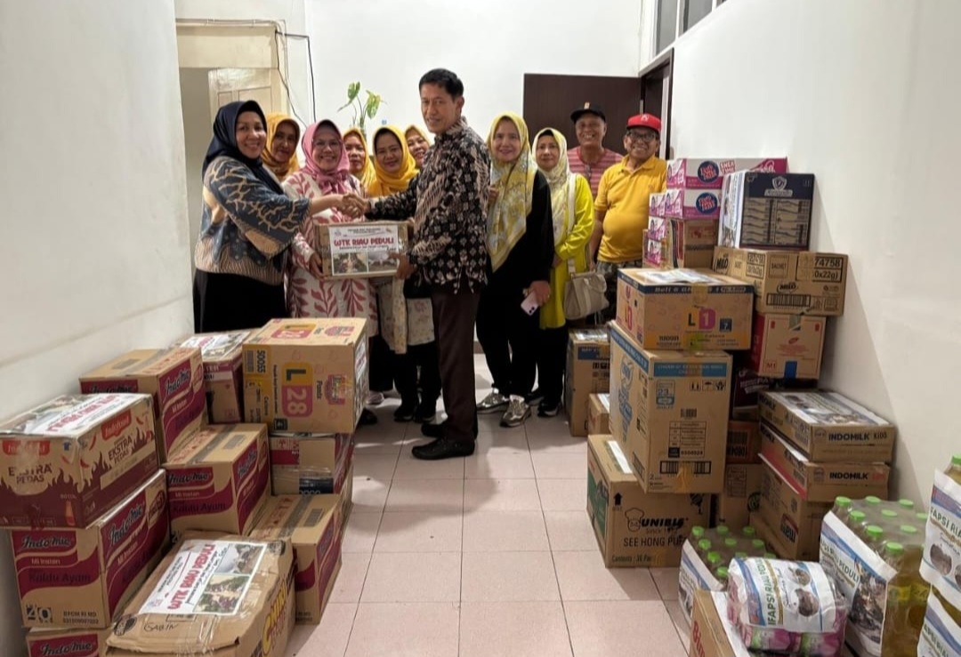 WTK Riau Serahkan Bantuan Kemanusiaan bagi Masyarakat Sumbar Terdampak Bencana
