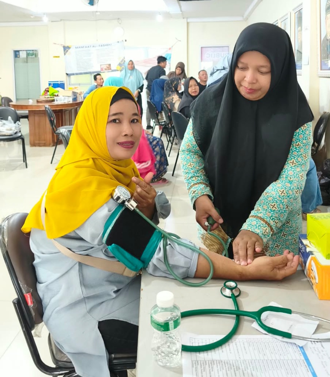 Bersama Rumah Sehat Segar Jakarta, IKWI Riau Gelar Baksos Layanan Terapi Akupunktur dan Fashdu