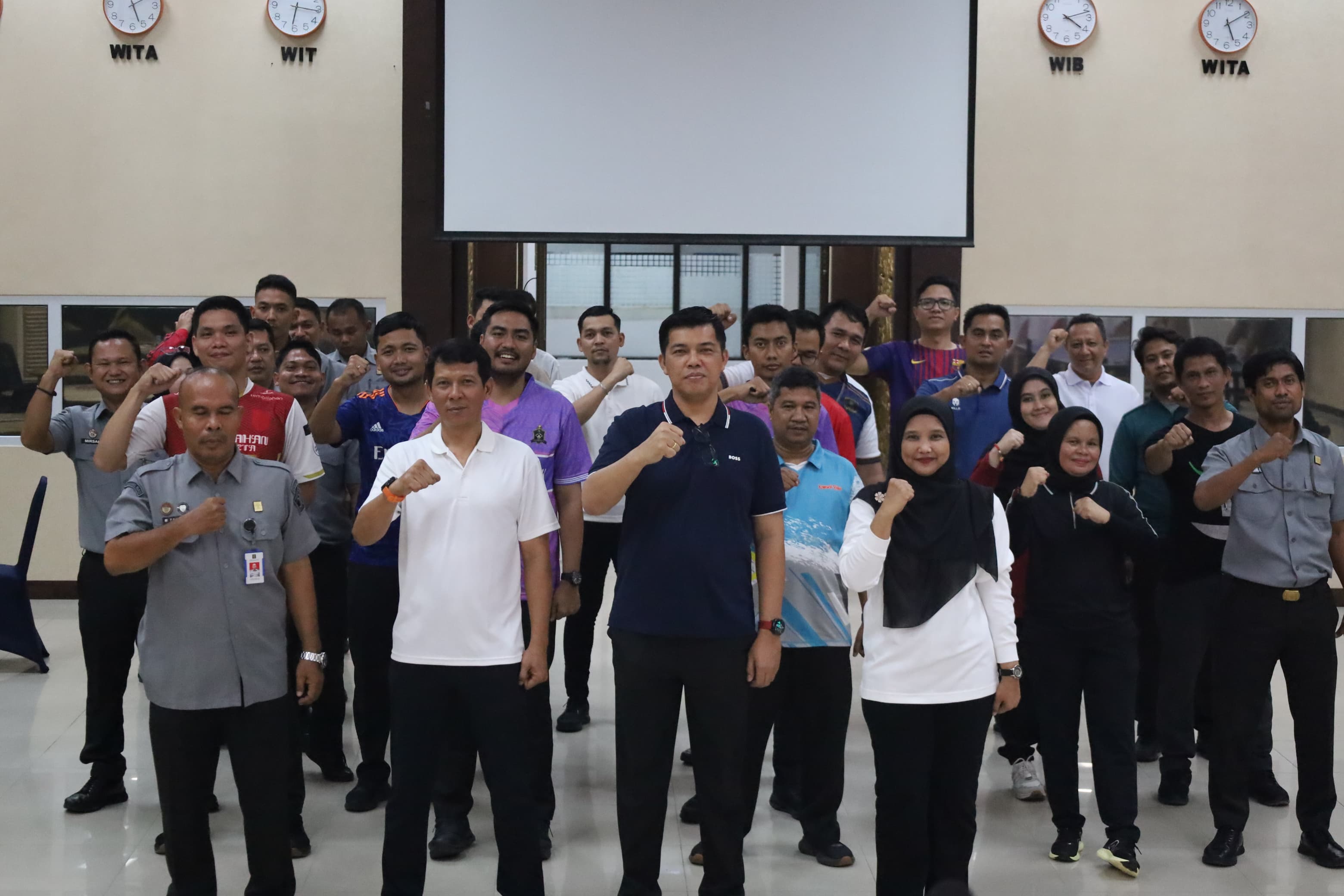 Kanwil Kemenkum Riau Gelar Turnamen Tenis Meja dan Domino
