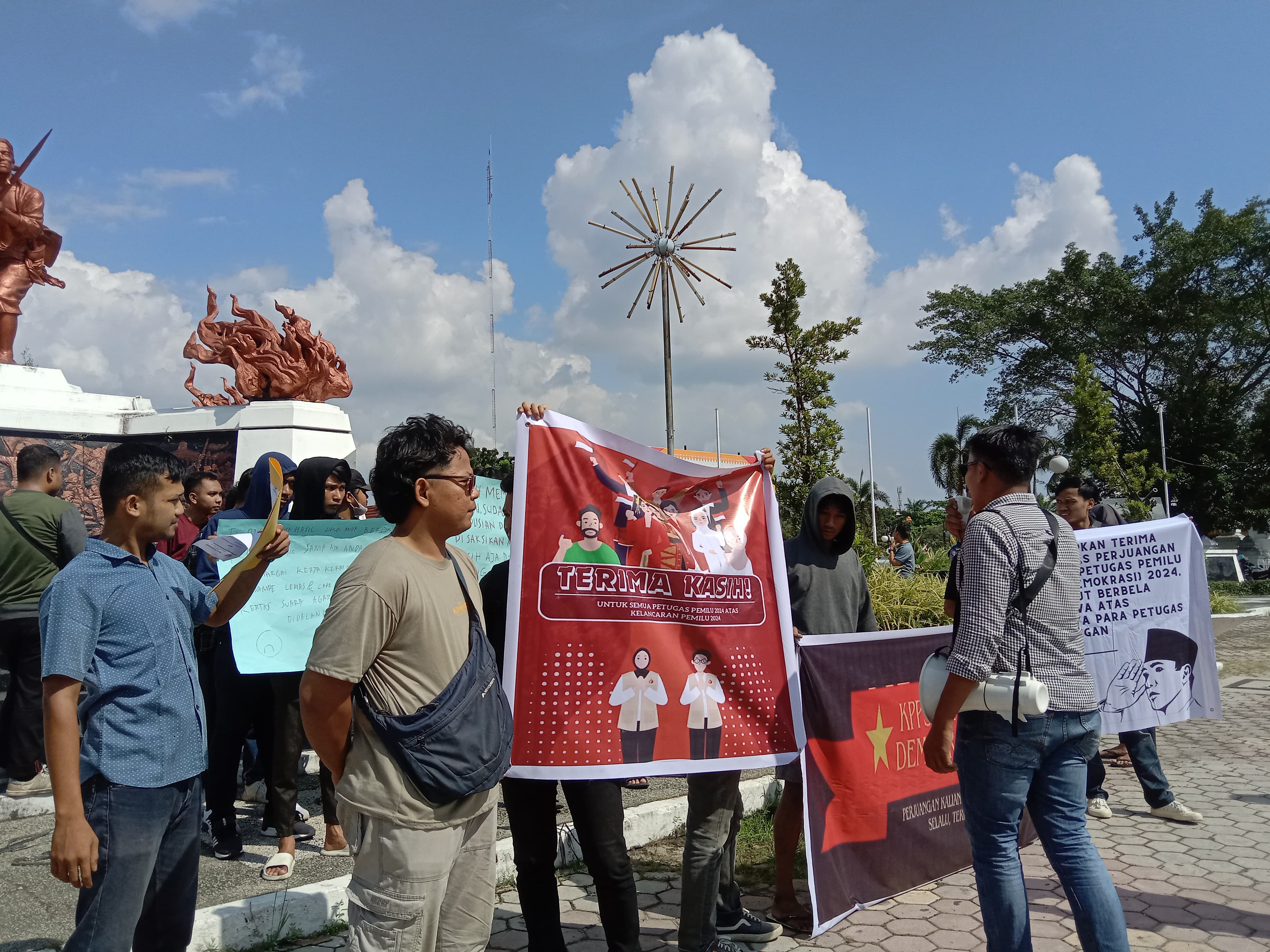 Unjuk Rasa di Tugu Perjuangan Rakyat, KP3R Tuntut KPU Berikan Perhatian Serius ke Petugas KPPS