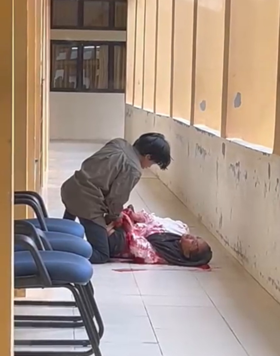 Saat Sempro Berlangsung, Mahasiswi UIN Suska Riau Bersimbah Darah Dibacok Rekan Satu Angkatan
