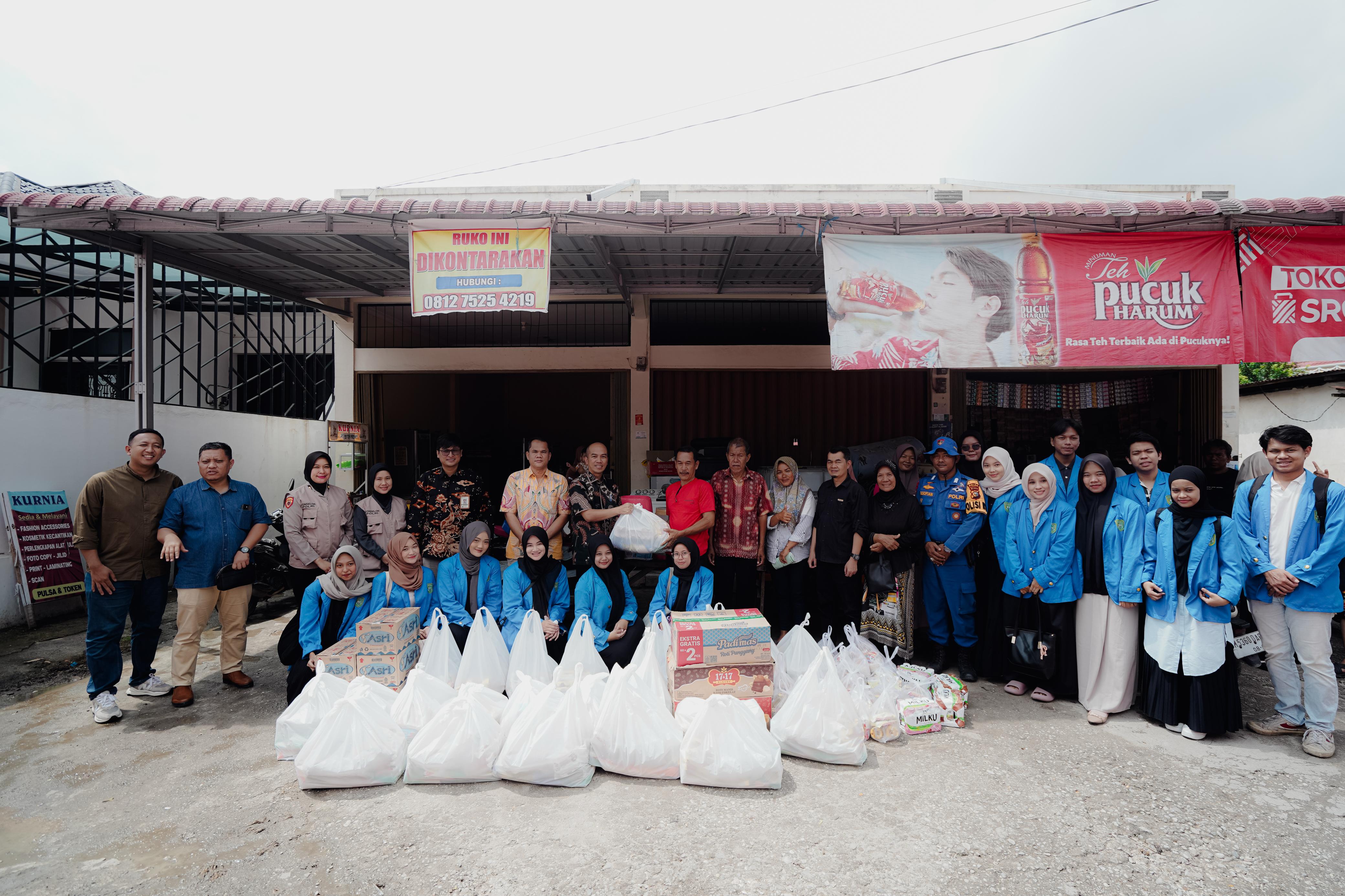 UIR Salurkan Bantuan ke Warga Rumbai Terdampak Banjir