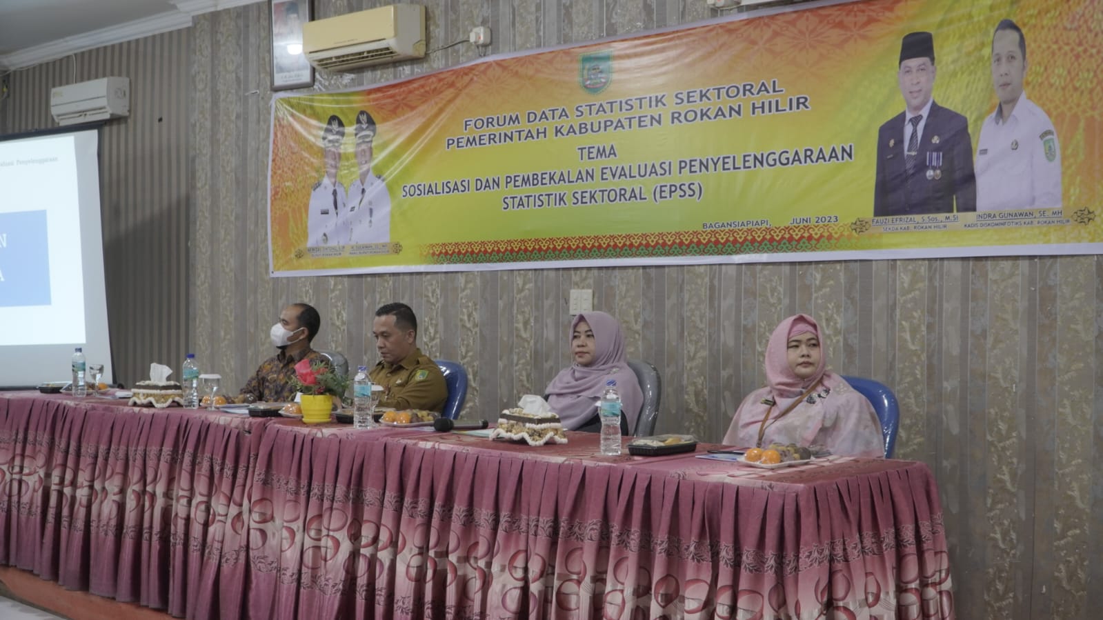 Diskominfotiks Rohil Gelar Sosialisasi dan Pembekalan Evaluasi Penyelenggaran Statistik Sektoral