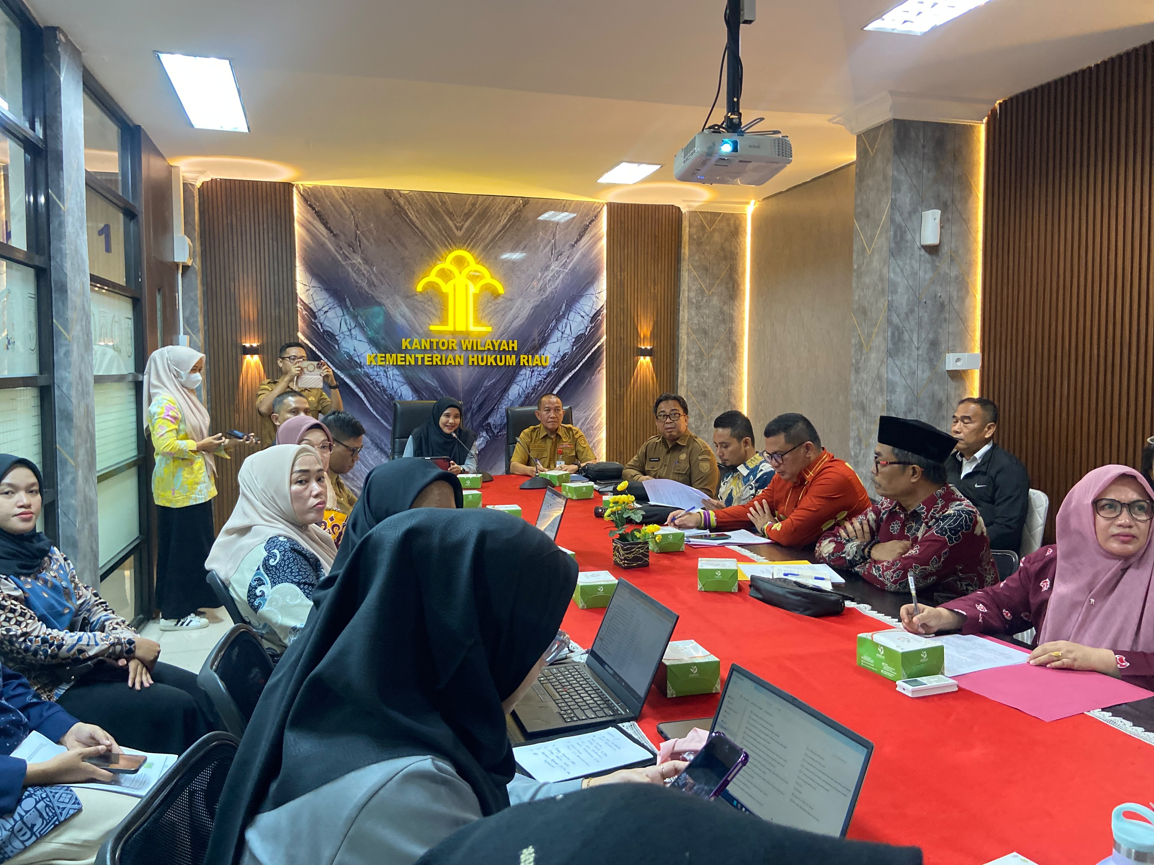 Kanwil Kemenkum Riau Harmonisasi 13 Ranperbup Inhil
