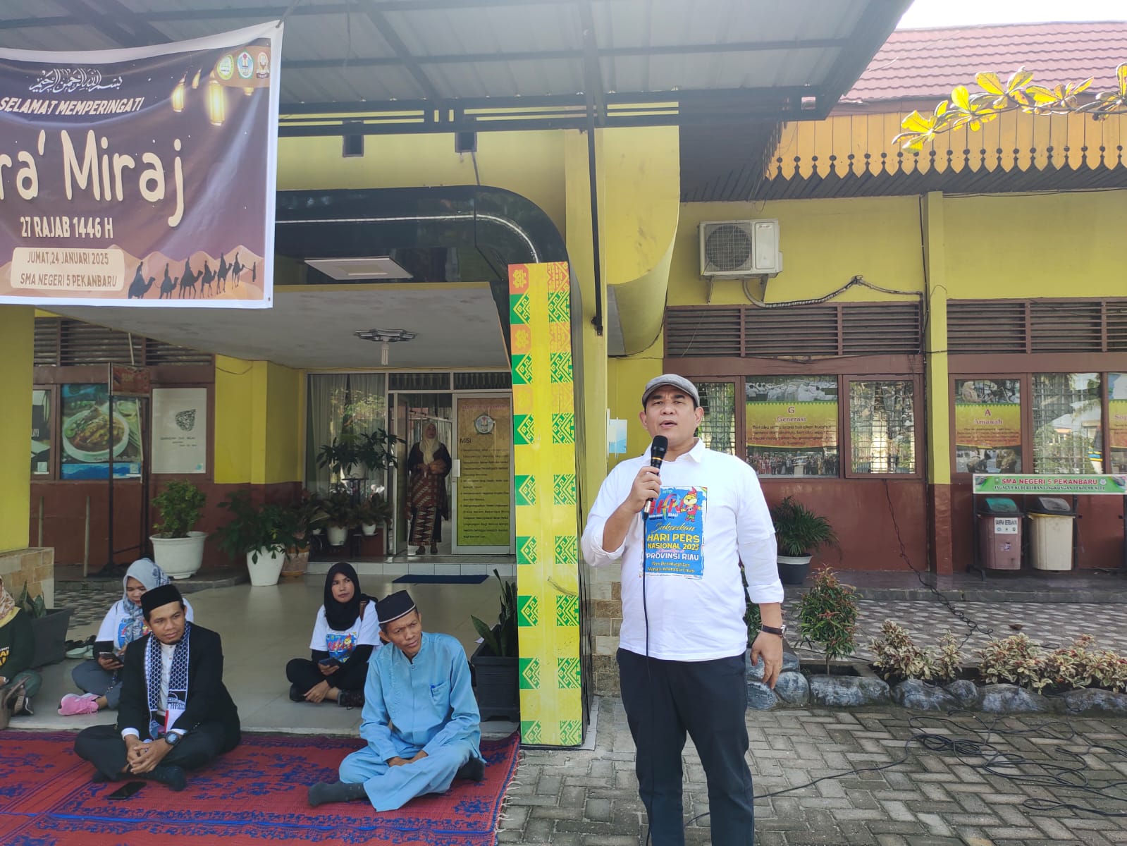 Sempena HPN 2025, PWI Riau Sosialisasi Kewartawanan di SMAN 5 Pekanbaru