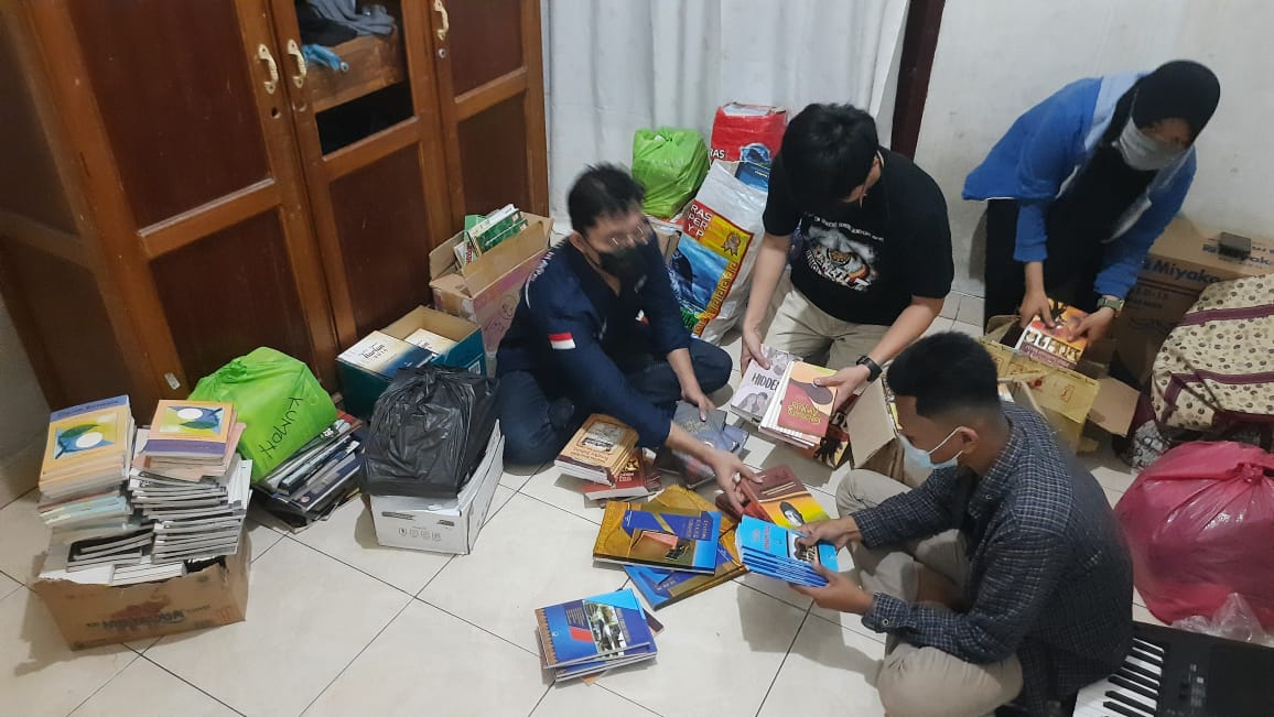 Rumah Sunting Kumpulkan 780 Buku yang Akan Didonasikan ke Perpustakaan Koto Melintang