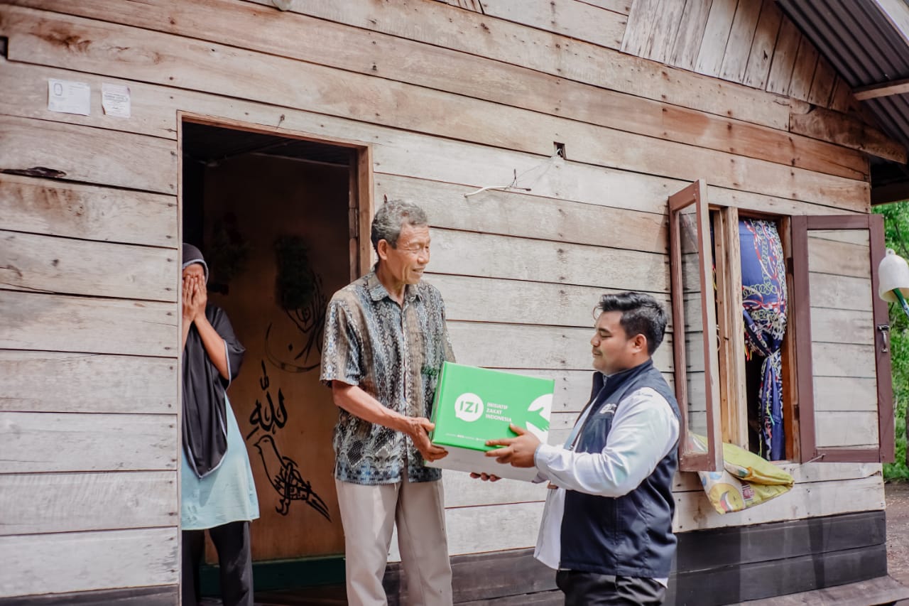 Tokopedia bersama IZI Riau Salurkan 100 Paket Ramadhan di Wilayah 3T Kepulauan Meranti
