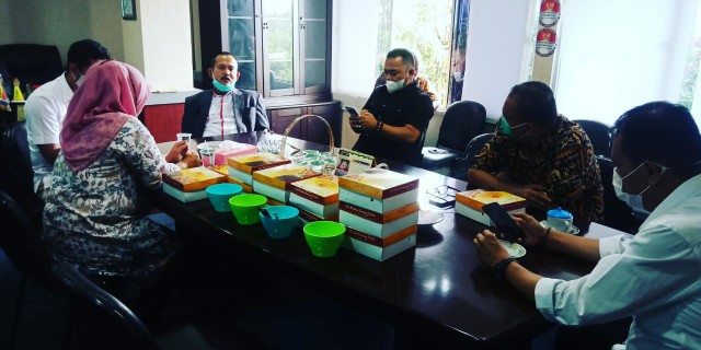 KI Riau dan KI Sumbar Diskusikan Monev dan Pemeringkatan 