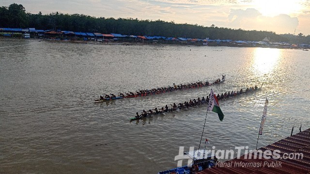 Uniknya Pacu Jalur, Raja Laut Laga Sekandang Dengan Nama Sama di Tepian Lubuok Sobae Baserah