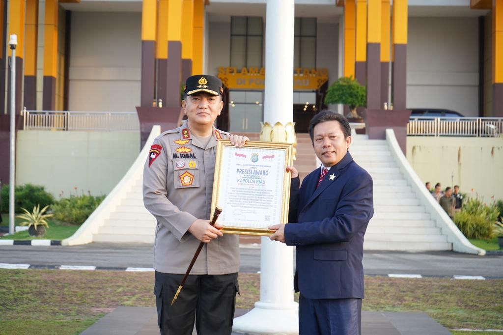 Terima 2 Penghargaan Presisi Award, Irjen M Iqbal: Award Ini Motivasi dan Vitamin yang Sangat Luar Biasa