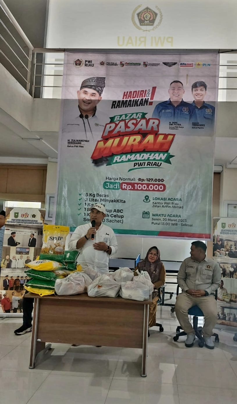 PWI Riau Bersama PWI Pokja Pekanbaru Gelar Bazar Pasar Murah Ramadhan, 1 Paket Harganya Rp100 Ribu