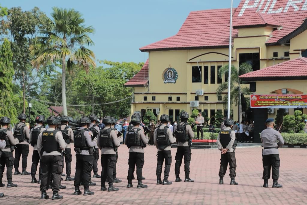 Kapolda Riau Pimpin Apel Gelar Pasukan Skala Besar Pengamanan Objek Nital Nasional di Rohil