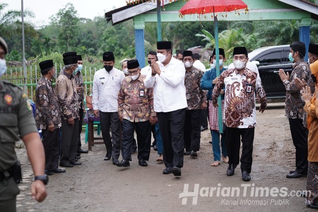 Kakanwil Kemenag Riau Dukung Program Andi Putra - Suhardiman Amby