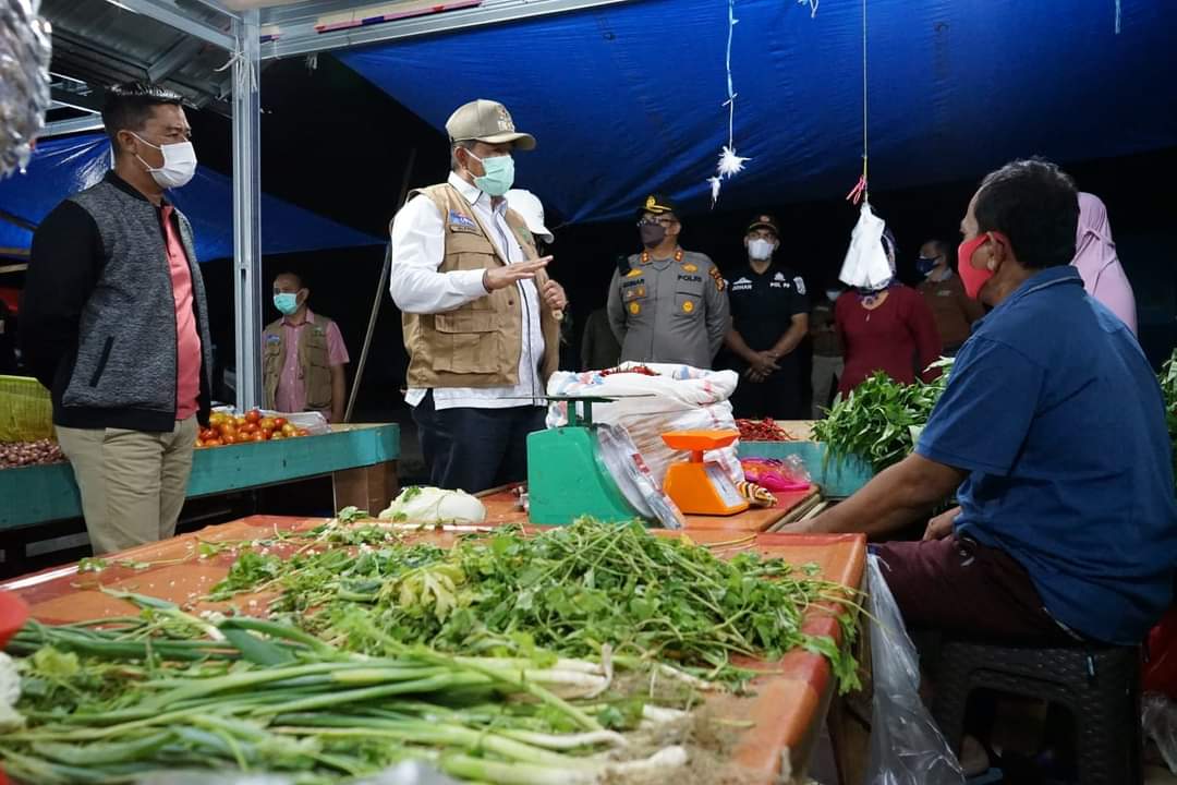 Bupati Siak Alfedri dan Kapolres Laksanakan Penertiban Prokes di Kecamatan Tualang