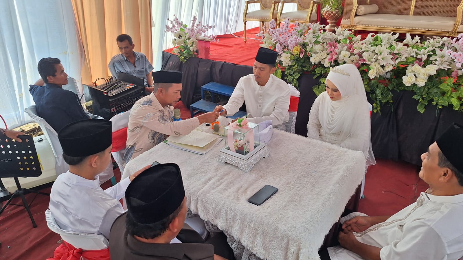 Meski WFA Pasca Idul Fitri, KUA Tenayan Raya Tetap Layani Nikah di Balai dan Luar Balai