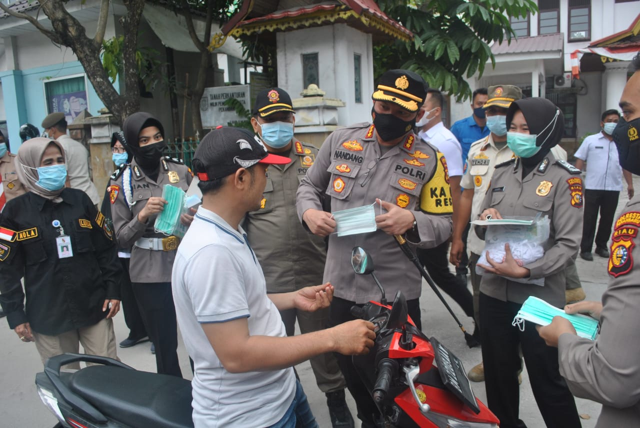 Kapolresta Pekanbaru Resmikan Posko PPKM Sukajadi