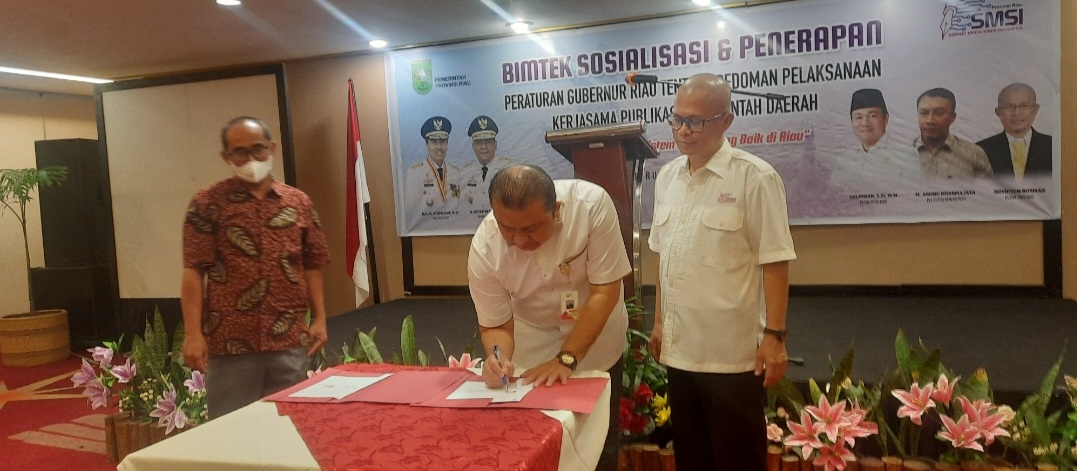 Sepakat dalam Bidang Penyebarluasan Informasi Pembangunan, SMSI Riau Teken MoU dengan PT SPR
