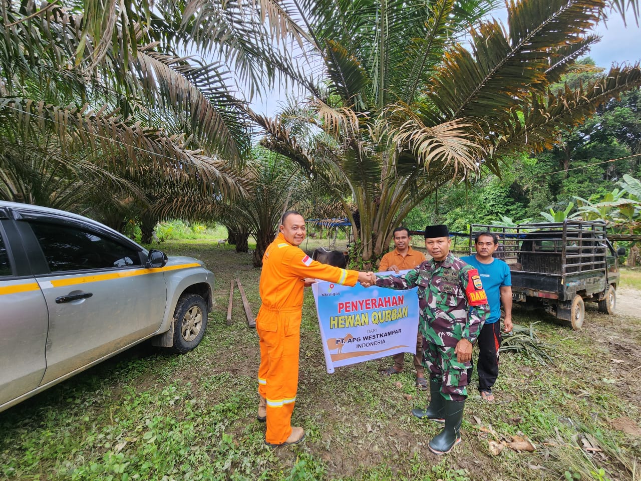 Perkuat Hubungan Sosial, APGWI Berbagi Hewan Qurban ke Masyarakat di Sekitar Wilayah Operasi
