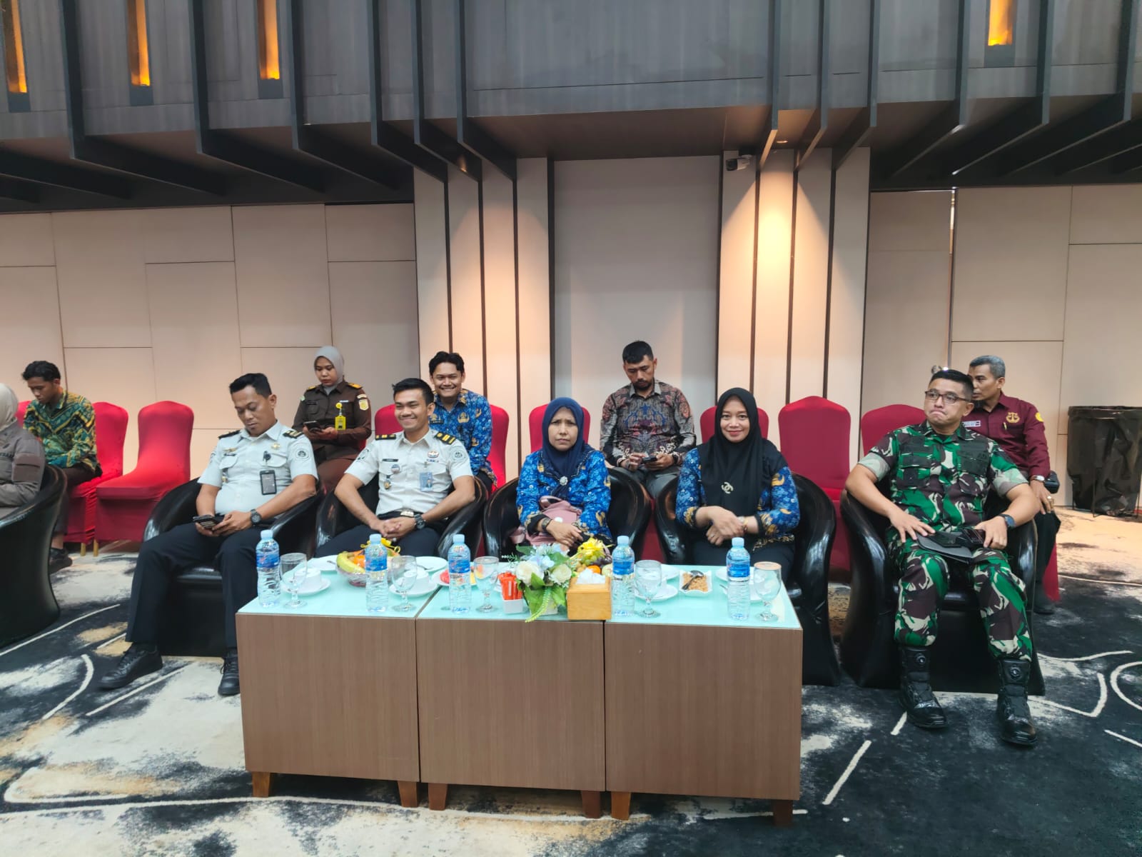 Kanwil Kemenkum Riau Hadiri Pelantikan 107 Advokat PERADI Pekanbaru
