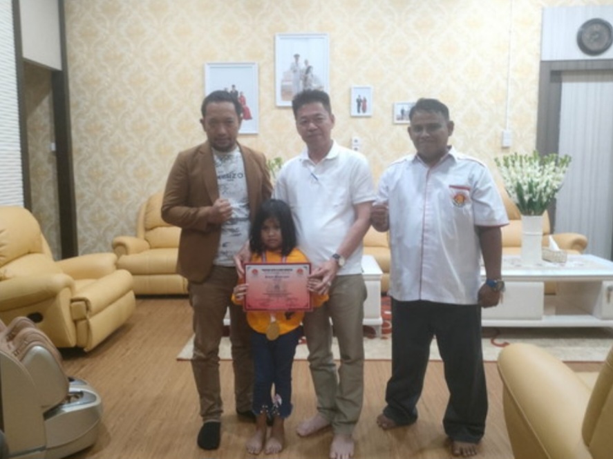 Harumkan Nama Rohil Tingkat Nasional, Pemkab Dukung Natasya Manuela Ikut Bertanding di Bali
