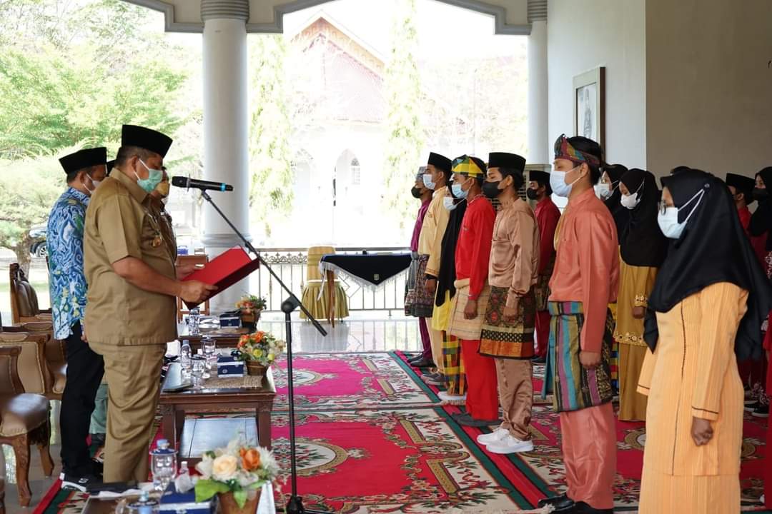 Lantik Pengurus IPMKS-B, Bupati Siak Alfedri Ajak Mahasiswa Membangun Daerah