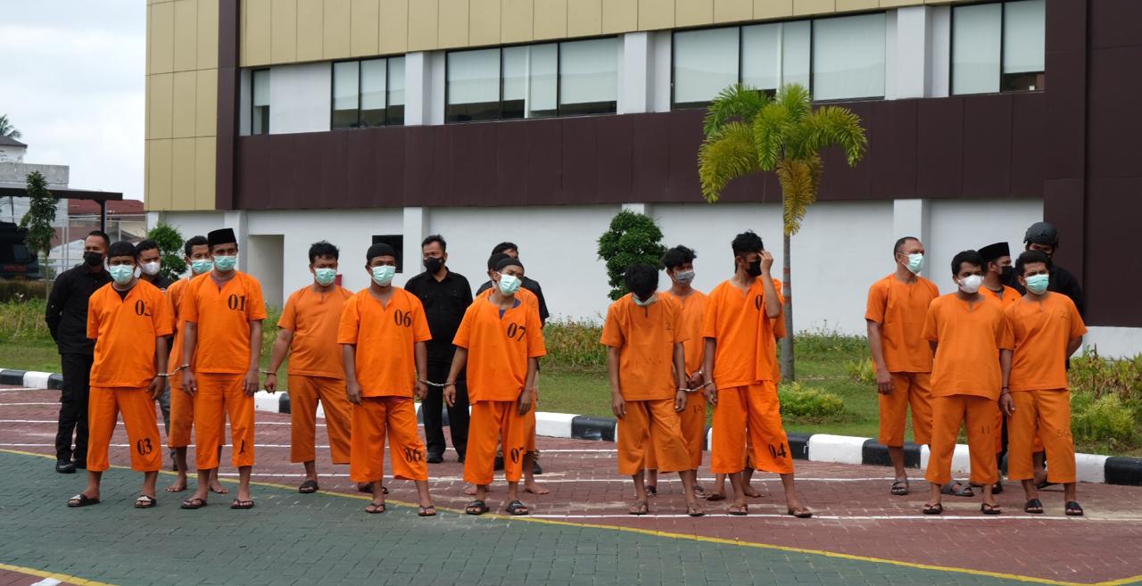 Tiga Tersangka Narkoba Diamankan Tim Harimau Kampar di SPBU Sorek