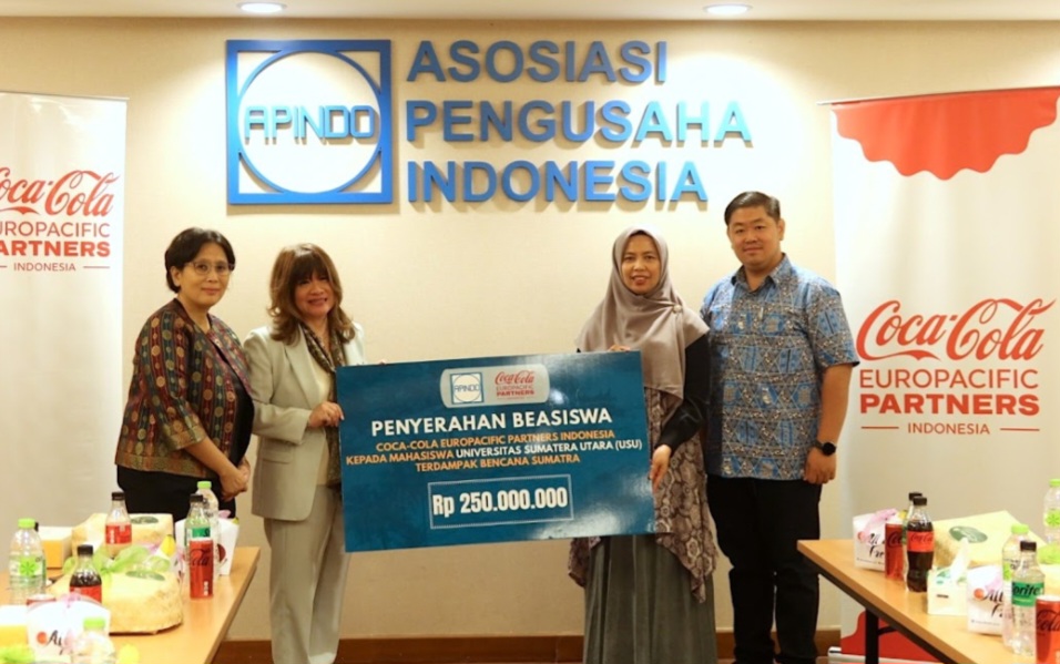 CCEP Indonesia Salurkan Beasiswa Senilai 50.000 Euro bagi Mahasiswa Terdampak Bencana di Sumatera