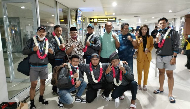 Kejuaraan Beregu Terbuka Sambo Series ke-1, Tim Sambo Riau Raih Medali Perak