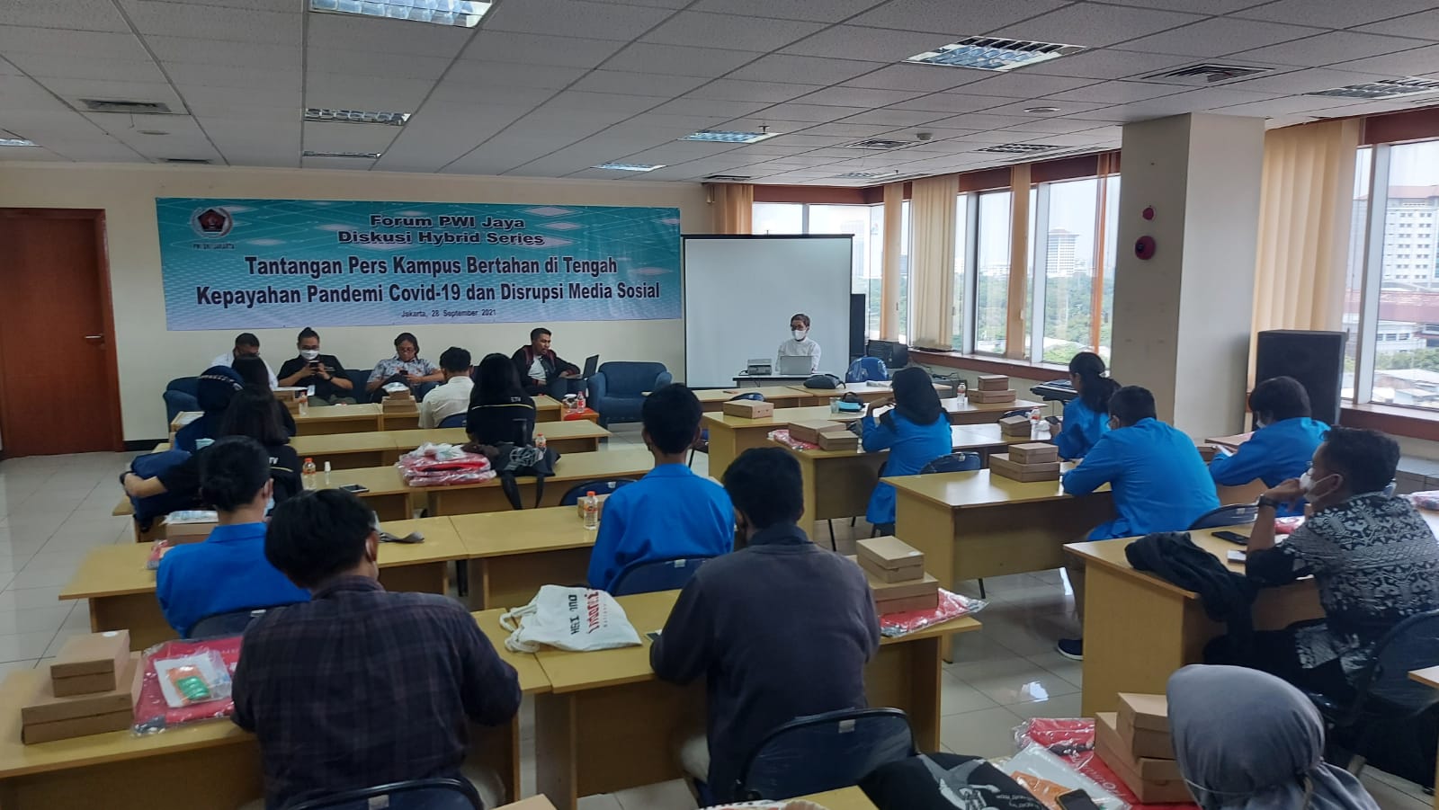 Diskusi Forum PWI Jaya Series, Pers Kampus Harus Tetap Berjalan