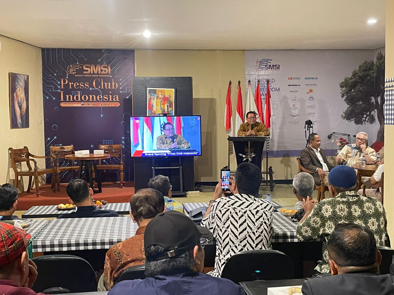 Resmikan Press Club Indonesia, Firdaus: Ini Milik SMSI dan Masyarakat Pers