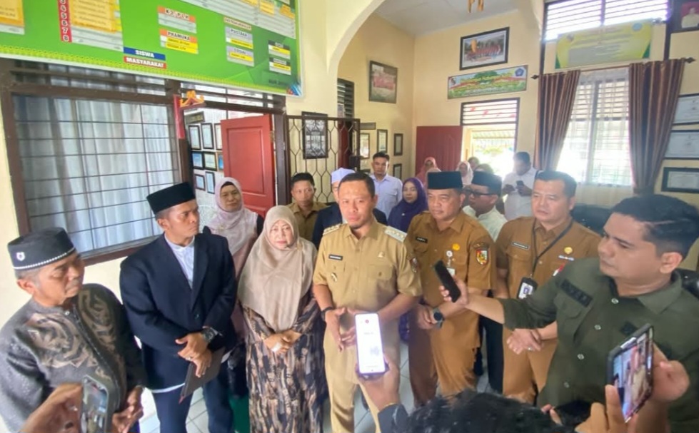 Tinjau Pelaksanaan PCA di SMPN 22 Pekanbaru, Walikota Agung Nugroho Bernostalgia