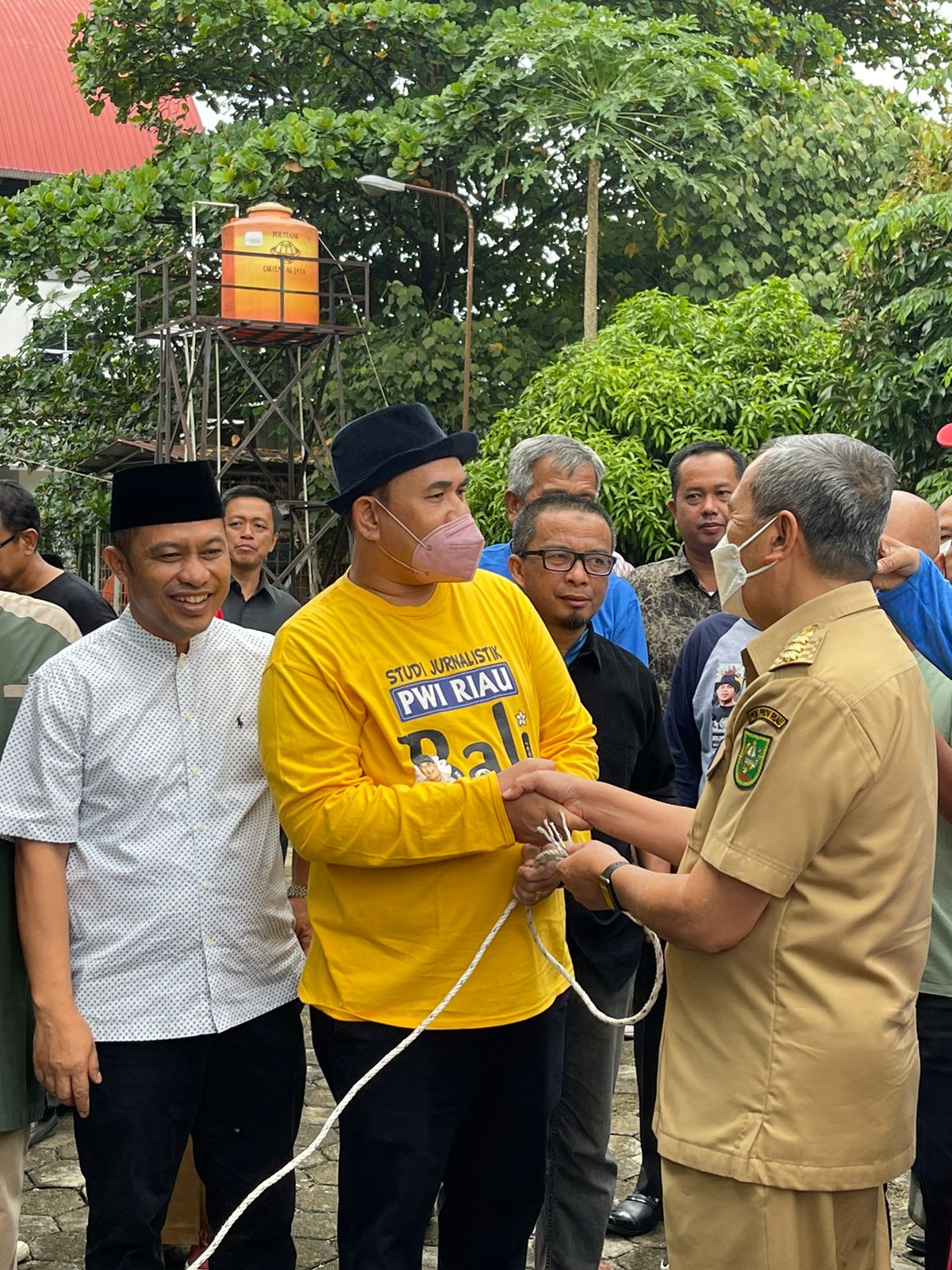 Penyembelihan Hewan Qurban PWI Riau Dihadiri Gubri dan Wabup Bengkalis