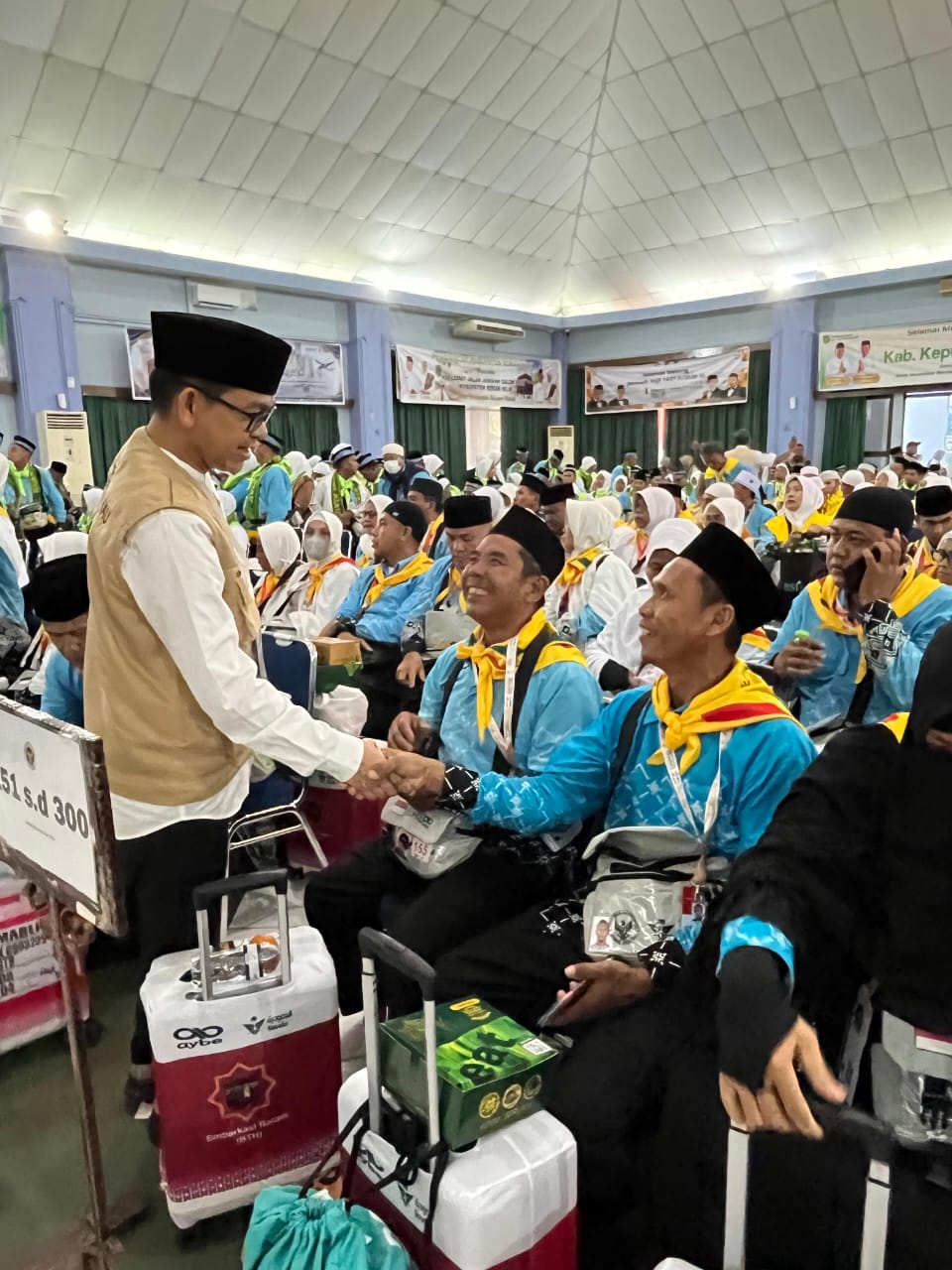 Jemaah Haji Riau Kloter BTH 11 Diberangkatkan, Defizon: 3.981 Orang Telah Menuju Tanah Suci