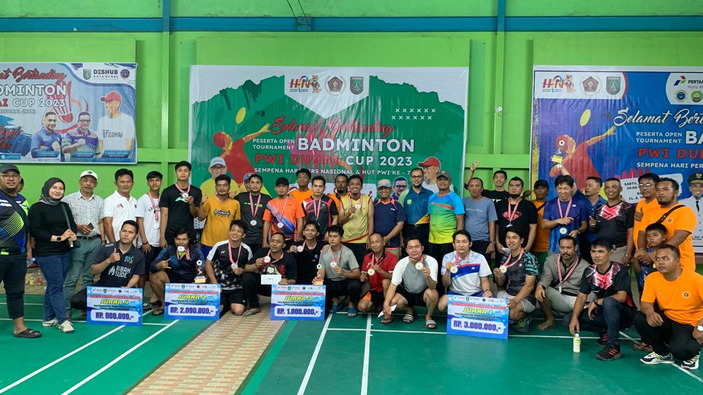 Pasangan Adi Chandra-Fitryadi Syam Juara I Open Turnamen Badminton PWI Dumai