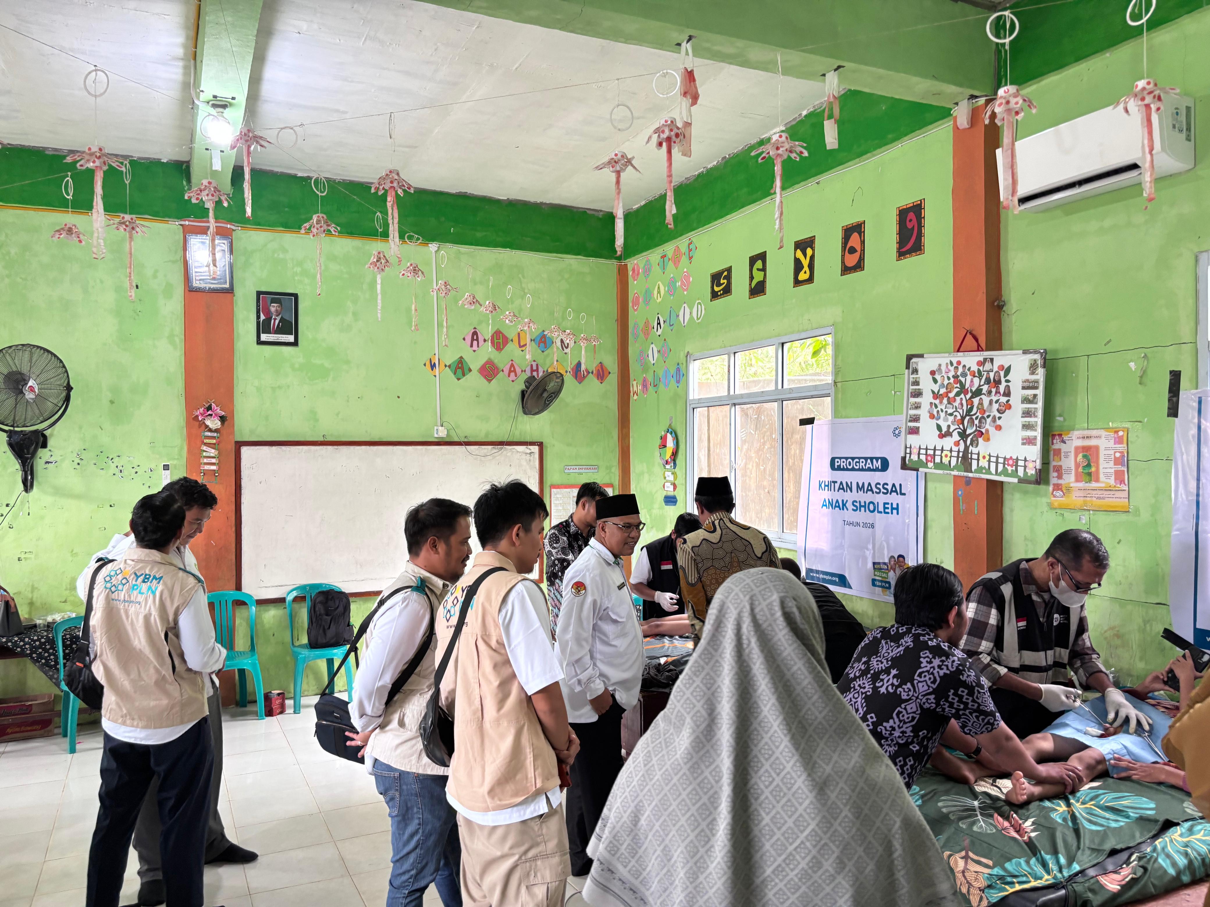 IZI Riau Bersama YBM PLN Gelar Khitan Massal Anak Sholeh di Inhu