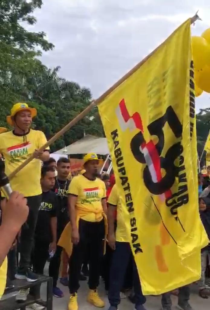 Siak Menguning, Ribuan Warga Ikut Gerak Jalan Meriahkan HUT ke-58 Partai Golkar