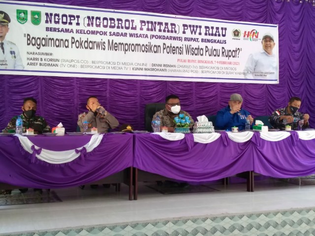 Mengawali Rangkaian HPN, PWI Riau NgoPi Bareng Pokdarwis di Rupat