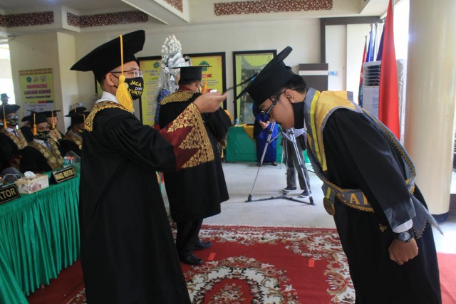 Terapkan Prokes Ketat, Unilak Gelar Wisuda Drive Thru