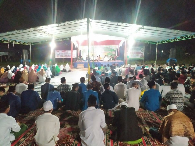 Doa Bersama untuk Pilkada Damai, Ratusan Santri di Meranti Tetap Kedepankan Prokes Covid-19