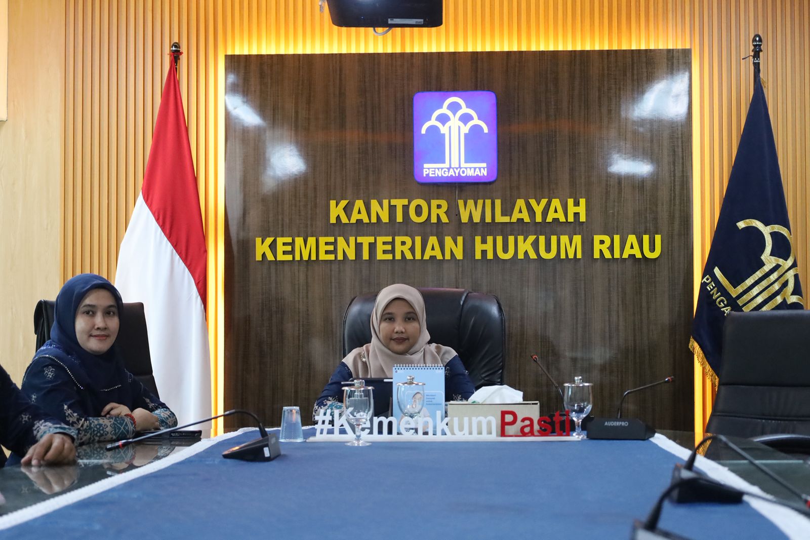 Kanwil Kemenkum Riau Ikuti Evaluasi Dampak Kebijakan Permenkumham Nomor 15 Tahun 2020