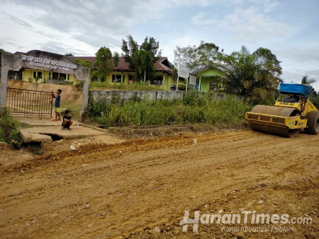 Jalan Penghubung 2 Kecamatan Diperbaiki, Suhardiman: RAPP Tolong Kerjakan Lagi