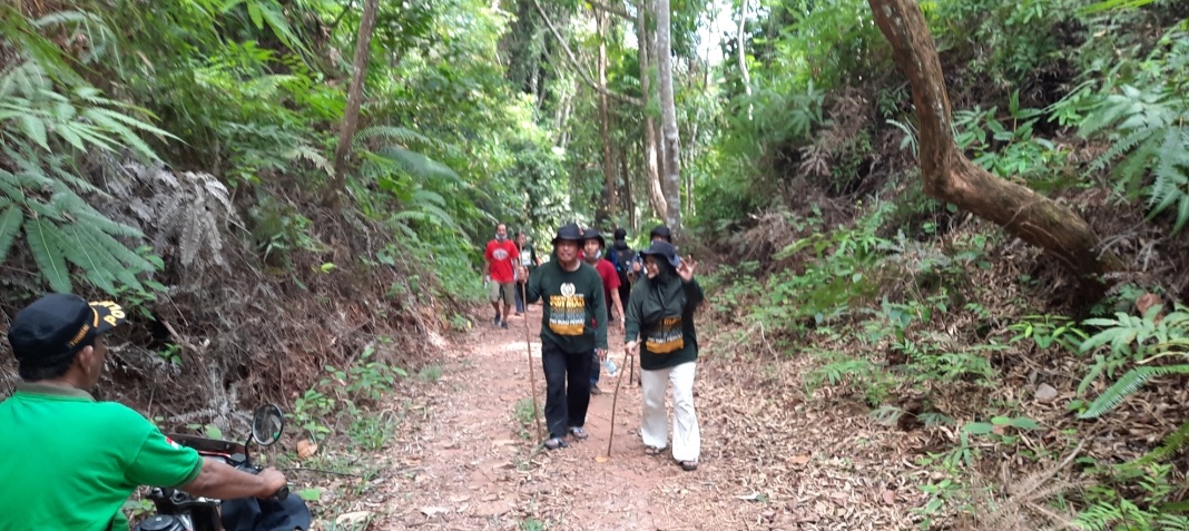 Tim Ekspedisi PWI Riau HEBAT Menerabas Kawasan Surga Tersembunyi di TNBT
