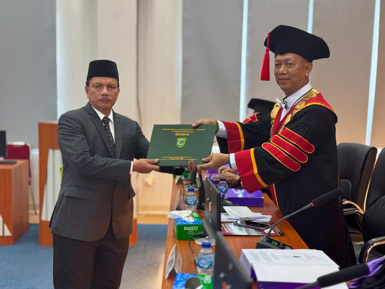 Usai Teliti Kepastian Hukum Perjanjian BOT, Yusril Sabri Raih Gelar Doktor dengan Predikat Sangat Memuaskan