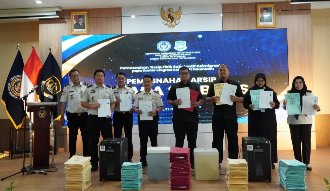 Perkuat Tata Kelola Kearsipan, Imigrasi Pekanbaru Musnahkan 145.731 Berkas Arsip Keimigrasian