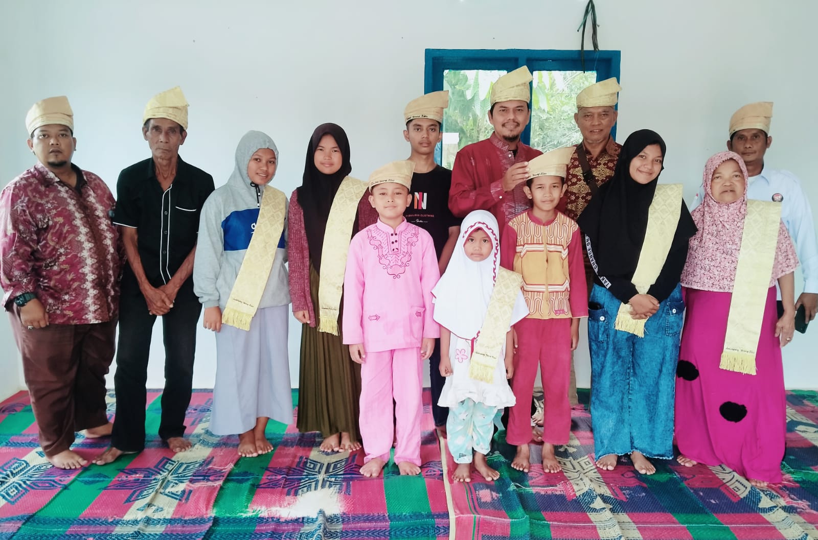 Bagikan Tanjak Young Riau dan Makan Bersama Anak Panti Asuhan