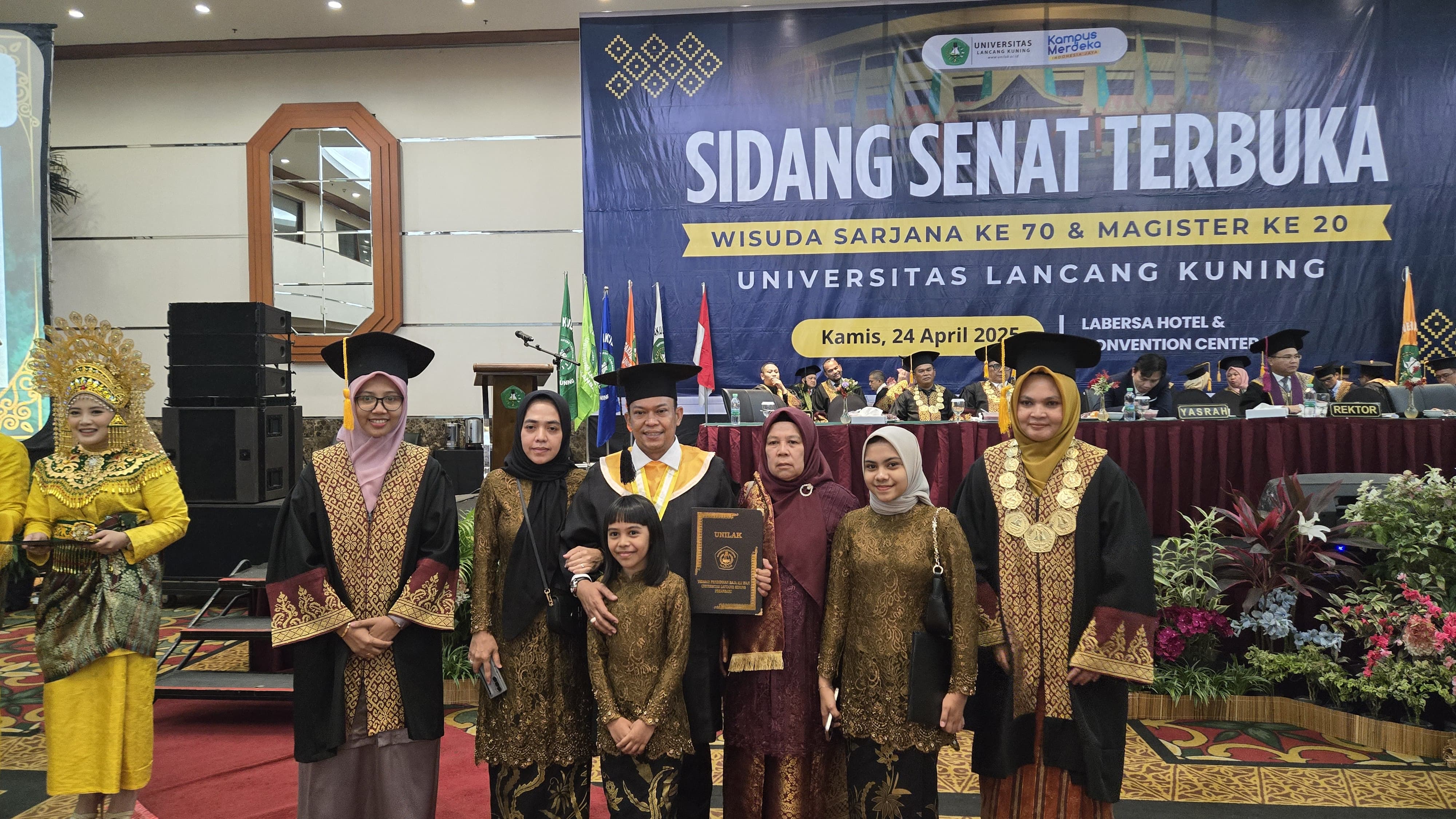 Baru Selesai Wisuda, Pengusaha Riau Tancap Gas Lanjut S2 Magister Kebijakan Publik Unilak