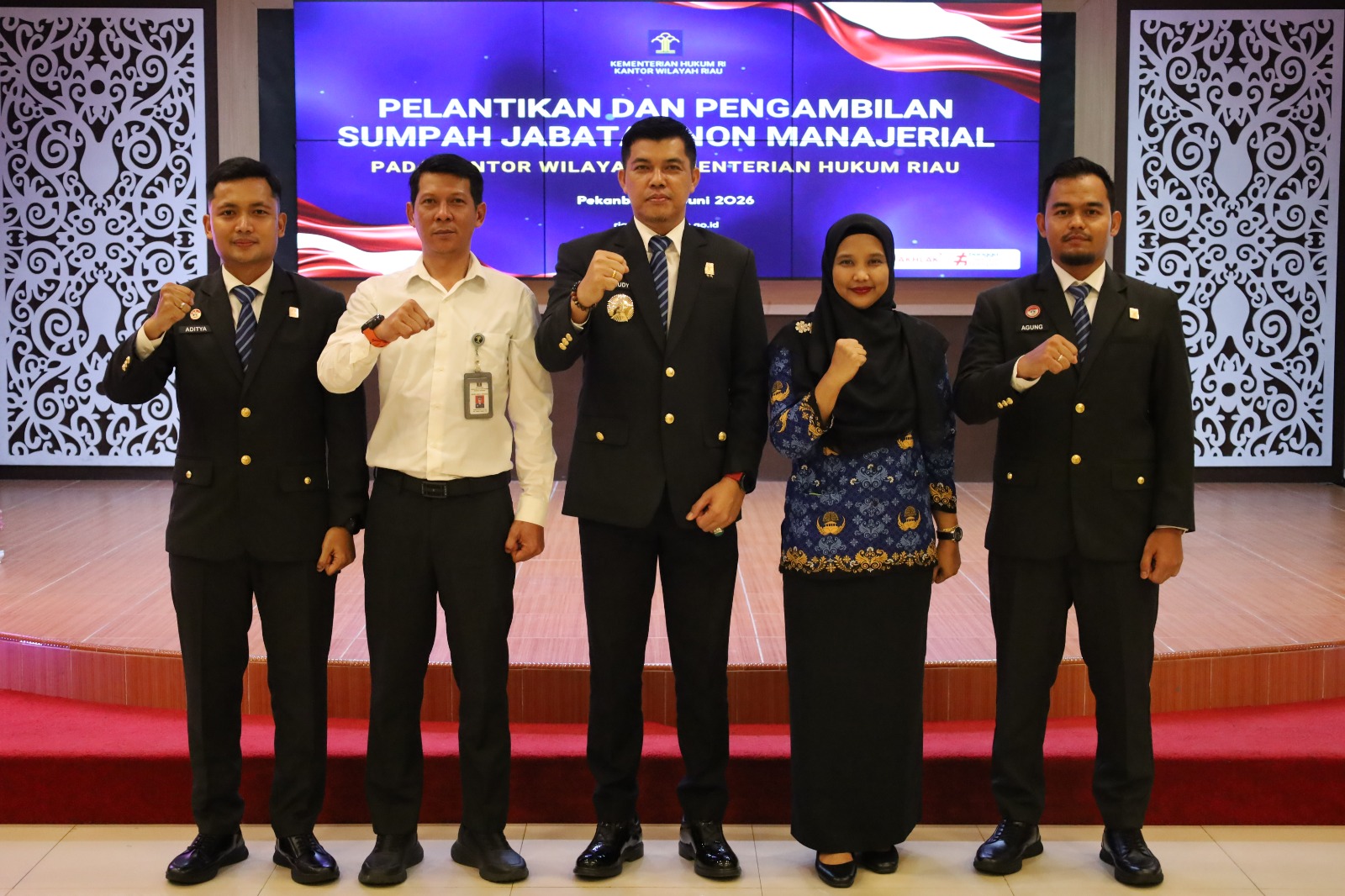 Kakanwil Kemenkum Riau Lantik Lima Analis Kekayaan Intelektual secara Hybrid